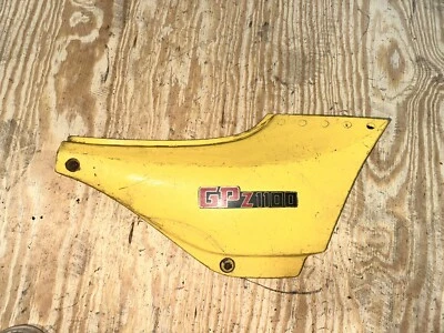 Cubierta lateral derecha Kawasaki GPZ1100 GPZ 1100 36001-1205 Foto 1 de 4