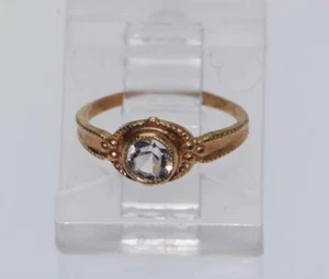 Anello bambino in oro giallo 14 carati tenuta anni '30 con pietra trasparente  - Foto 1 di 5