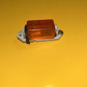 KD Lamp FREIGHTLINER MARKER LAMP AMBER 548-0101 Marker Side Blinker Clearance B5 - Picture 1 of 4