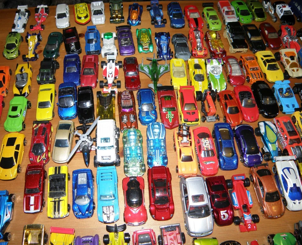 Kiste Spielzeugautos Konvolut Autos Hot Wheels Siku Matchbox Hotwheels 1kg - Bild 1 von 4