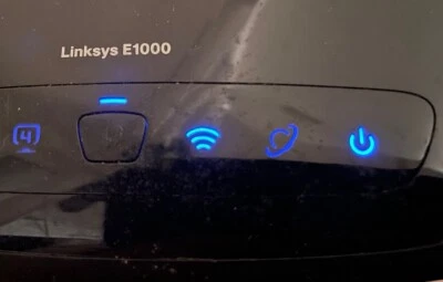 Linksys E1000 300 Mbps 4-Port 10/100 N 2.4 GHz Router CISCO Powers/ NOT-TESTED - Image 1 of 4