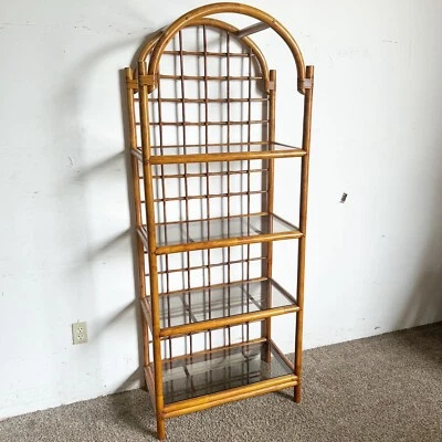 Boho Chic 藤条 4 层烟熏玻璃 Etagere — 第 1/4 张图片