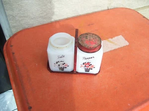 VINTAGE TIPP USA MILCHGLAS SALZ & PFEFFERSTREUER BLUMEN & CADDY TABLETT - MESSE - Bild 1 von 8