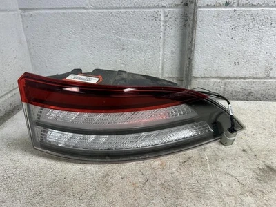 Оригинальный светодиодный задний фонарь 2022 MERKUR AVIATOR со стороны пассажира с креплением на четверть  - Изображение 1 из 4