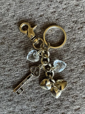 Kathy Van Zeeland~Llavero Bolso~Dije~Corazón Cartera~Llavero~Tono Dorado Claro Foto 1 de 4