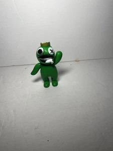 Rainbow Friends Mini Figure GREEN With Crown - Picture 1 of 2