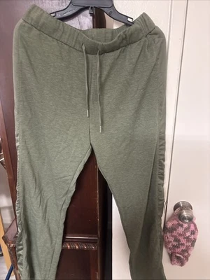 Sudaderas Halston Studio M verde oliva  Foto 1 de 4