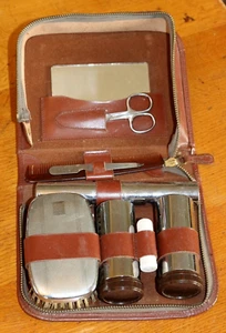 Vintage Gents Souplex Travel Shaving Grooming Chrome Bakelite Set in Hide Case - Picture 1 of 12