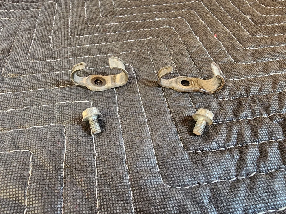 #A345 1986 Honda Atc250r Atc 250r Trx250r Soporte de montaje de línea de freno trasero Foto 1 de 1