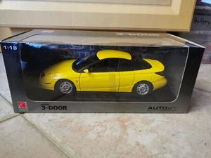 Yellow Saturn S 3 DOOR COUPE YELLOW AUTOART 1/18 New in Box ! - Picture 1 of 8