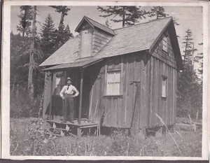 PHOTOGRAPH HOUSE/CABIN MENS PIPE FASHION COLUMBIA RIVER PORTLAND OREGON PHOTO - Imagen 1 de 1