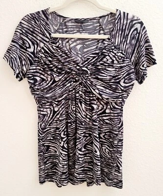 Top Daisey Fuentes Negro Blanco Estampado Cebra Cuello en V Elastizado Mangas Cortas Talla M Foto 1 de 4