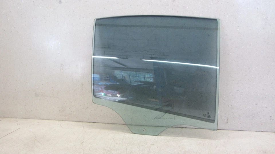 02-08 BMW 745i 750i E65 GLASS WINDOW PASSENGER RIGHT REAR 8415 - Image 1 of 1