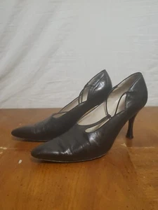 Zapatos de tacón Giorgio Armani de cuero negro con correa en T EU 39.5/US 9 elegantes vintage - Imagen 1 de 12