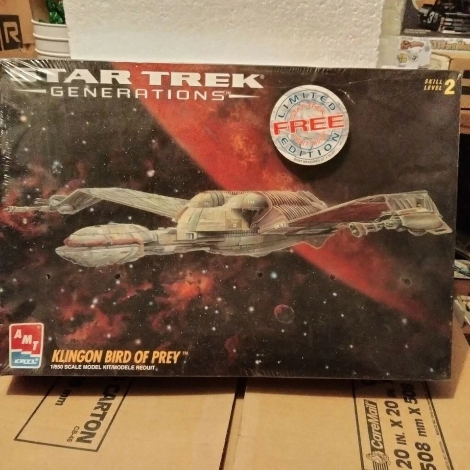 Star Trek Generations Klingon Bird Of Prey #8230 - AMT 1995 Model Kit - New - Image 1 of 1