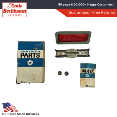 Chrysler 1969 luz trasera derecha marcador bisel cubierta moldura 3420610 Nuevo de Lote Antiguo Foto 1 de 4