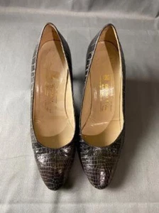 Vintage Woman's Bruno Magli Black Snake Skin Design Leather Heels Size 37 6.5 jg - Picture 1 of 5