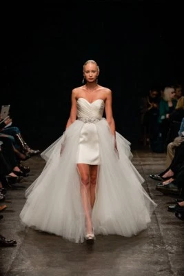 ¡Único en su tipo! Vestido de novia Lázaro TALLA 2 (3310) RARO vestido de fiesta de tul marfil Foto 1 de 4