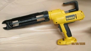 Dewalt 18v cordless heavy duty adhesive caulking gun dc546 tool only - Picture 1 of 9