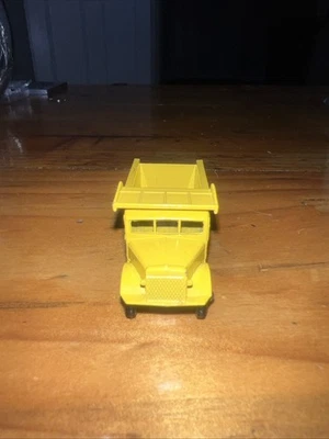 Vintage (Early 1960s) Matchbox Toy - Series (1-75) No. 6 - Euclid Dump Truck - Image 1 of 4