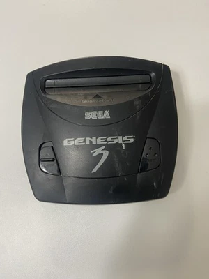 Vintage Sega Genesis 3 Console Model MK-1631 Video Game System 90s - Image 1 of 4