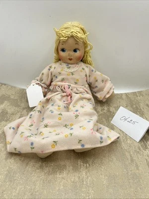 "Muñeca de tela antigua hecha a mano cara pintada de 13"" con pelo de hilo" Foto 1 de 4