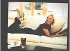 8 x 10 COLOR PHOTO-CAMERON DIAZ ON COUCH