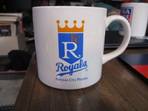 White Vintage 80's KANSAS CITY ROYALS Logo Ceramic Coffee Mug Cover