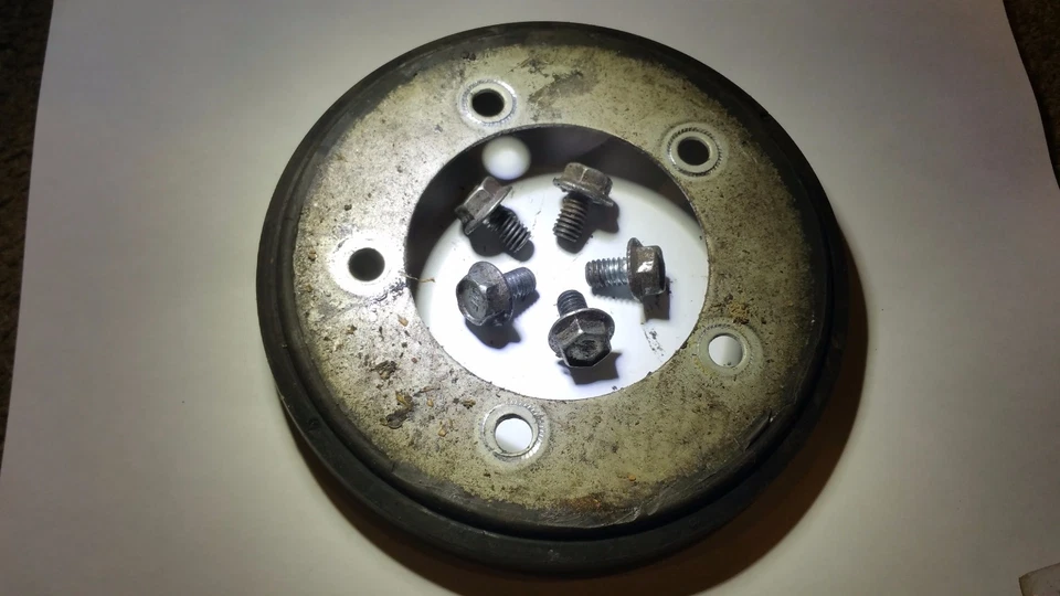 Ariens снегоочиститель 3003 фрикционное колесо диск 70009 фланцевый винт whizlock   - Изображение 1 из 1