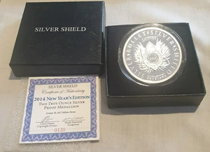 Edición Año Nuevo 2013/2014 2 oz .999 Silver Shield Listen To All Follow None. - Imagen 1 de 2
