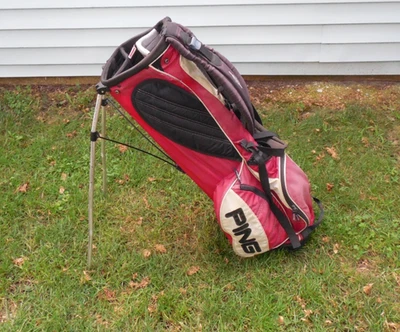 Bolsa de golf con soporte de transporte Ping de 4 menos de 4 vías correas dobles roja/blanca Foto 1 de 4