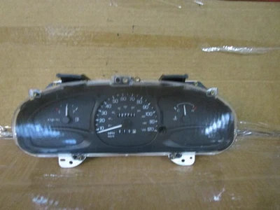 Cuadro de instrumentos velocímetro Ford Escort 98 99 00 01 02 127 k millas 1998-2002 Foto 1 de 4