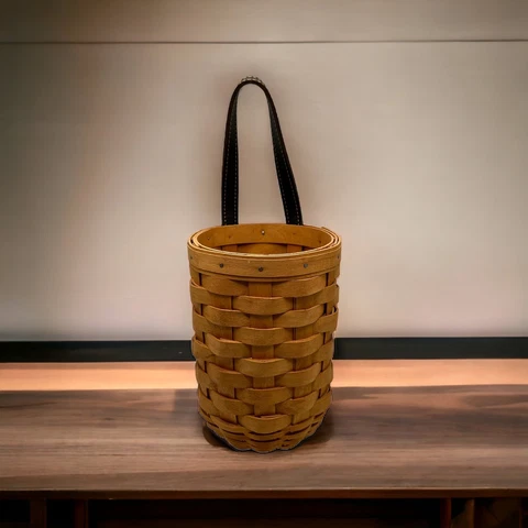 Longaberger 2002 Medium 8" Gatehouse Basket with Brown Leather Strap Cover
