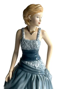 Royal Doulton Angela hübsche Damenfigur #HN5603 graues Kleid 2013 neu Karton 8,75 Zoll - Bild 1 von 3