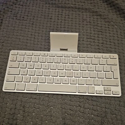 Genuine Apple Ipad Wireless Keyboard A1359 White Compact Home Desktop Computing - Image 1 of 3