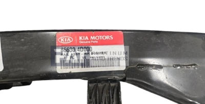*DAMAGED* HYUNDAI ENTOURAGE/KIA SEDONA REAR IMPACT BAR TAB DAMAGED, 86630-4D000 - Image 1 of 3