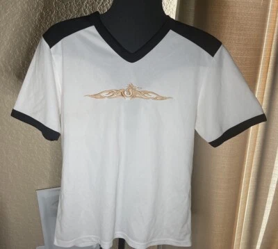 Camisa Blanca A10 Next Brand, Talla M Blanca con Borde Negro y Dragón Bordado Dorado Foto 1 de 4