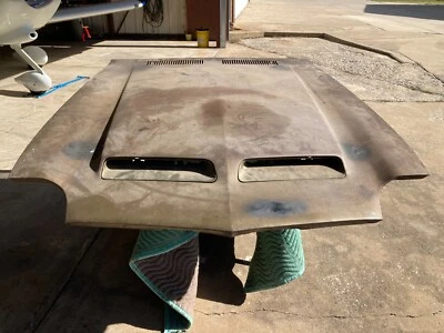 Pontiac GTO 1971-72 LeMans Sport Endura Hood Foto 1 de 4