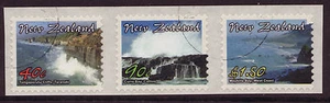NEW ZEALAND 2002 COASTLINES SELF ADHESIVE SET OF 3 FINE USED - Picture 1 of 1