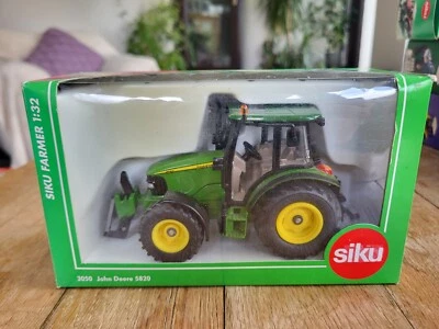SIKU FARMER 3050 JOHN DEERE 5820 Tractor 1:32 Scale - Image 1 of 4