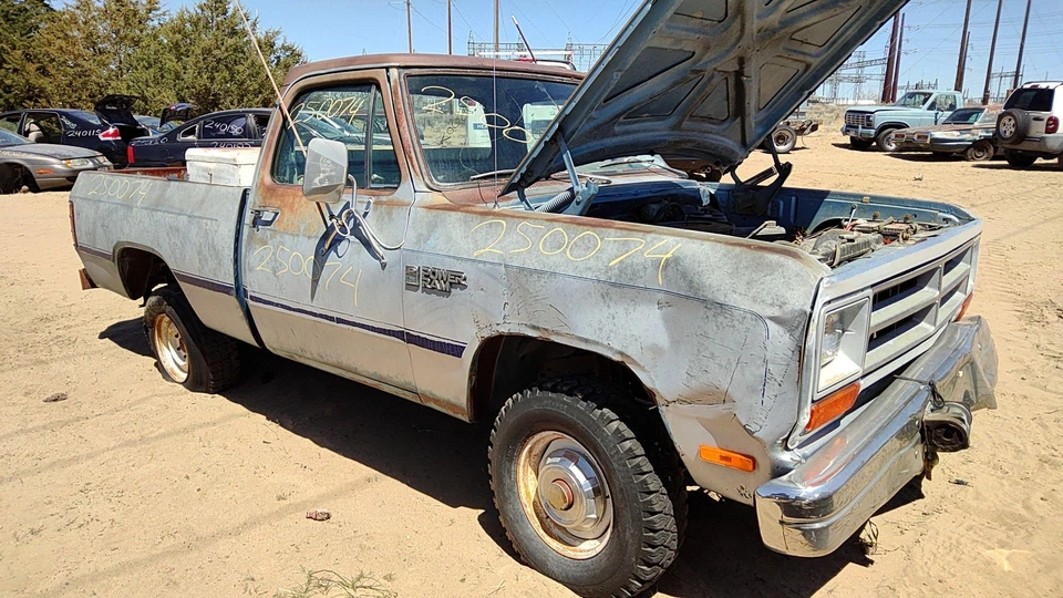 1986 年道奇 Ram W150 汽化器总成 Oem Builder 5.2 升 Mt 4324633 — 第 1/4 张图片