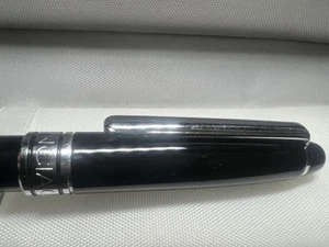 π΄ BALENCIAGA penna sfera lacca nera profili cromati meccanismo a scatto - Picture 1 of 10