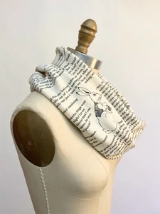 Alice im Wunderland Infinity Schal | weißer Hase & Maus in einer Teetasse! COZY! - Bild 1 von 7