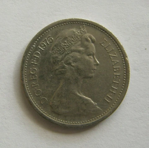 Great Britain Coin 5 New Pence 1975 Elizabeth II Copper-nickel 23.59mm Cover