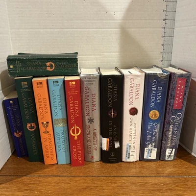 11 Diana Gabaldon Outlander Series - 6 Paperback & 5 Hardcover Books lot Foto 1 de 4