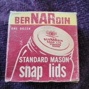 BERNARDIN MASON SNAP LIDS, EVANSVILLE, IN PRE UPC, priced 39¢ 1940-1950s - Picture 1 of 12