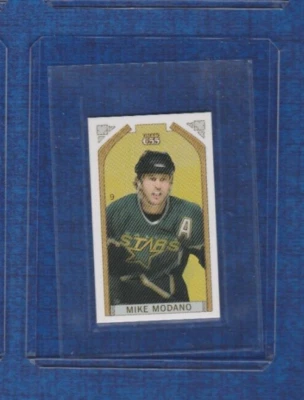 2003-04 Topps C55 Hockey Mini # 9 Mike Modano - Image 1 of 2