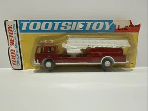 Tostitos per camion dei pompieri in metallo fuso 1970 su cartoncino - Foto 1 di 4