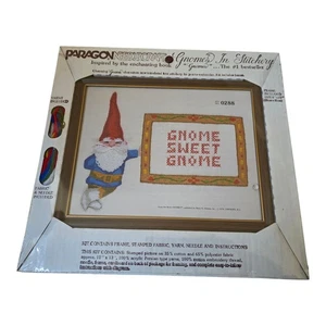 Vintage 1979 Gnome Sweet GNOMES Paragon Needlecraft Charming kit timbrato sigillato - Foto 1 di 5