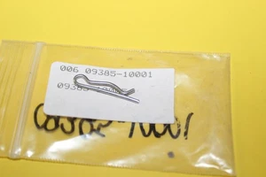 NOS GENUINE ORIGINAL Suzuki Clip 1968-93 GS450 GS550 OEM # 09385-10001 - Foto 1 di 5